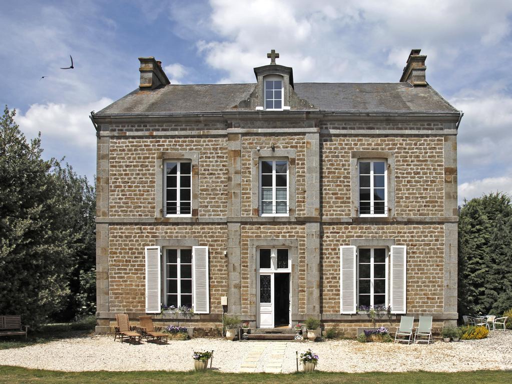 Le Presbytere Bed & Breakfast Saint-Bomer-les-Forges Exterior photo